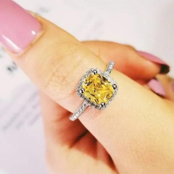 Jewelry - \\ NEW \\ S925 STERLING SILVER \\DIAMOND RING, BEAUTIFUL RING, SHINY RING.